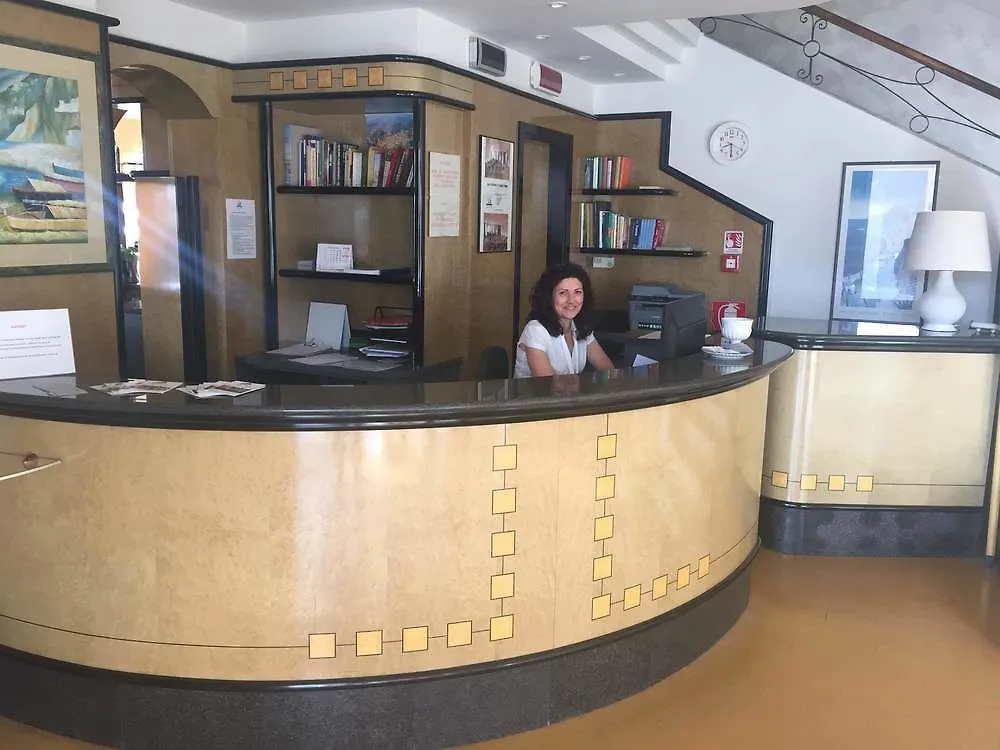 Hotel Croce Di Malta Imperia 3*,