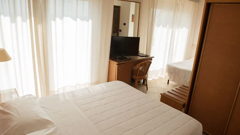 Hotel Croce Di Malta Imperia 3*,  Italy