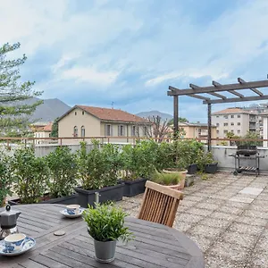 https://bright-attic-under-the-sky-of-como-close-to-city-center.it-lombardy.com