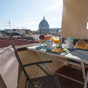 A Refuge With A Terrace Overlooking The Duomo Italie